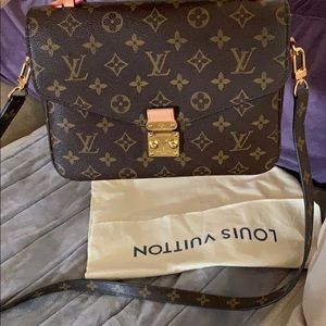 Louis Vuitton Pochette Metis